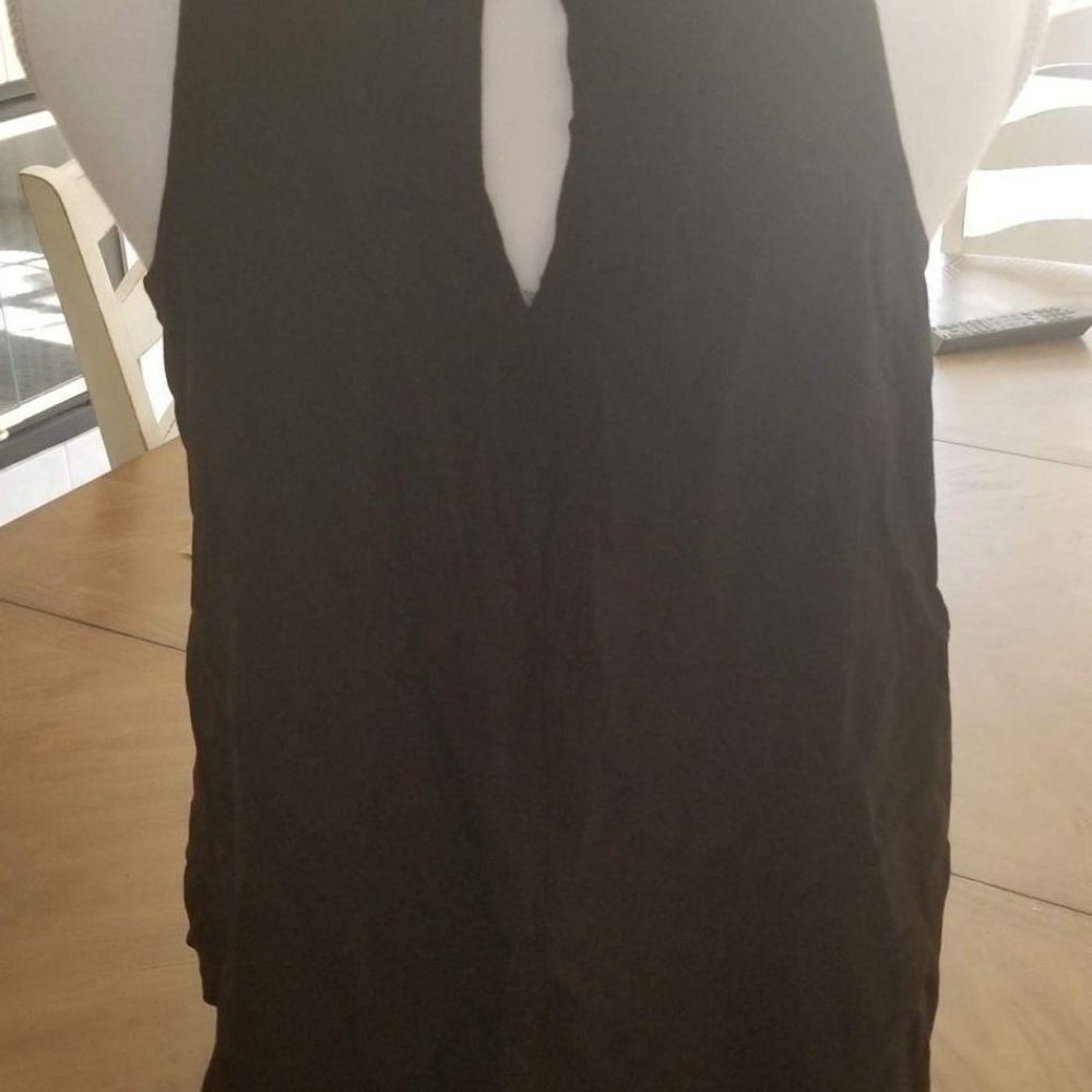 🦄Old Navy / M / Key Hole Back Tank Blouse - Picture 3 of 4